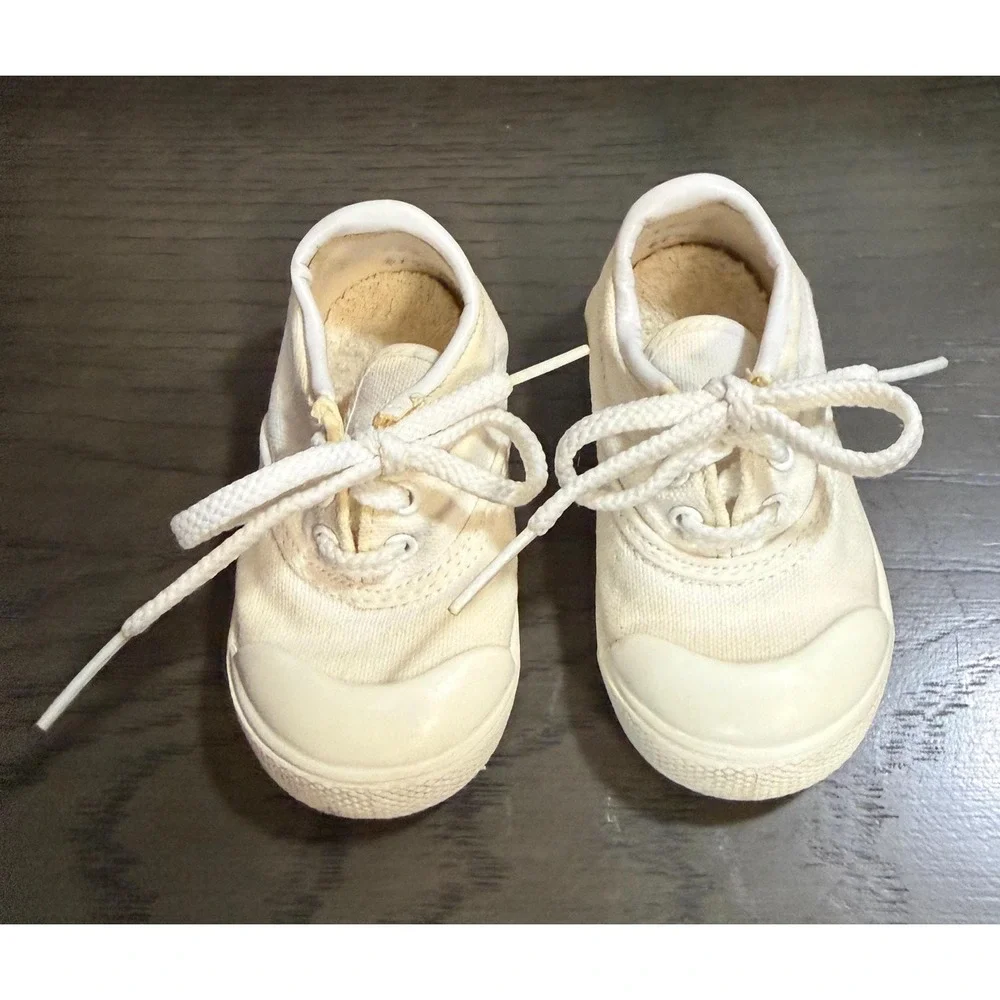 Unbranded‎ Vintage White Canvas Baby Shoes (Size 2)
